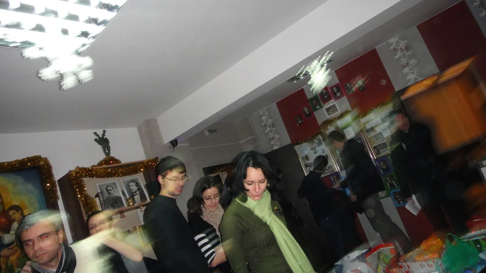Fotografia 1 din „Moș Crăciun la Mia’s Children”