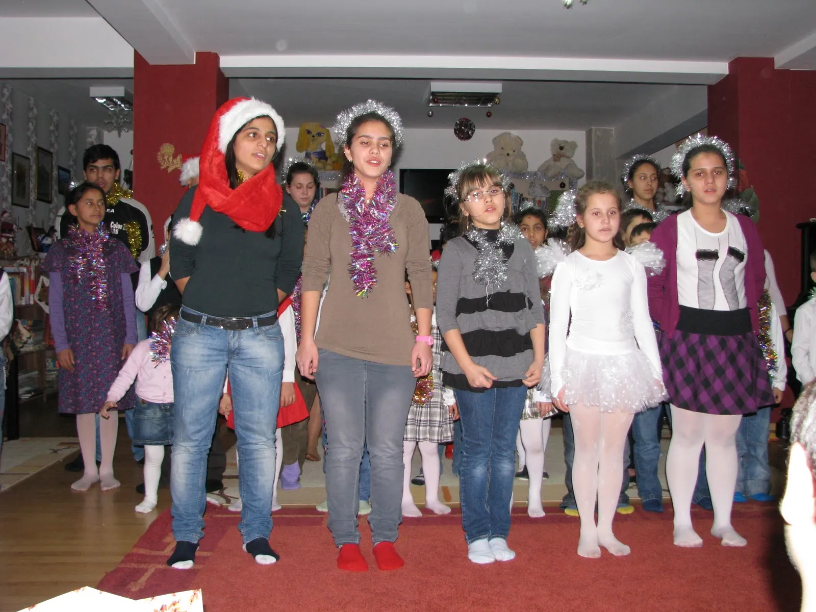 Fotografia 14 din „Moș Crăciun la Mia’s Children”